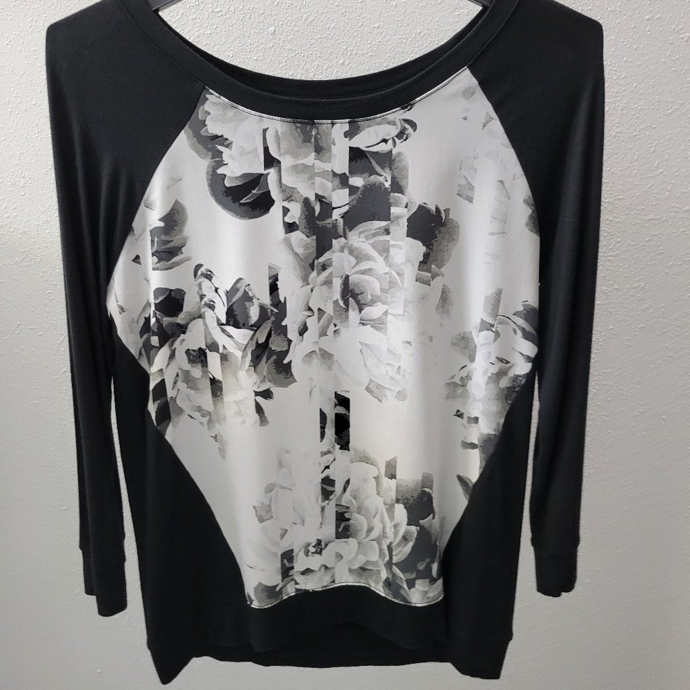 Black and white patterned scoop neck top